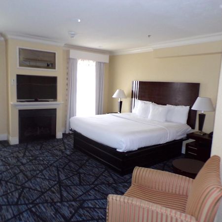 Niagara Crossing Hotel And Spa Льюистон Экстерьер фото