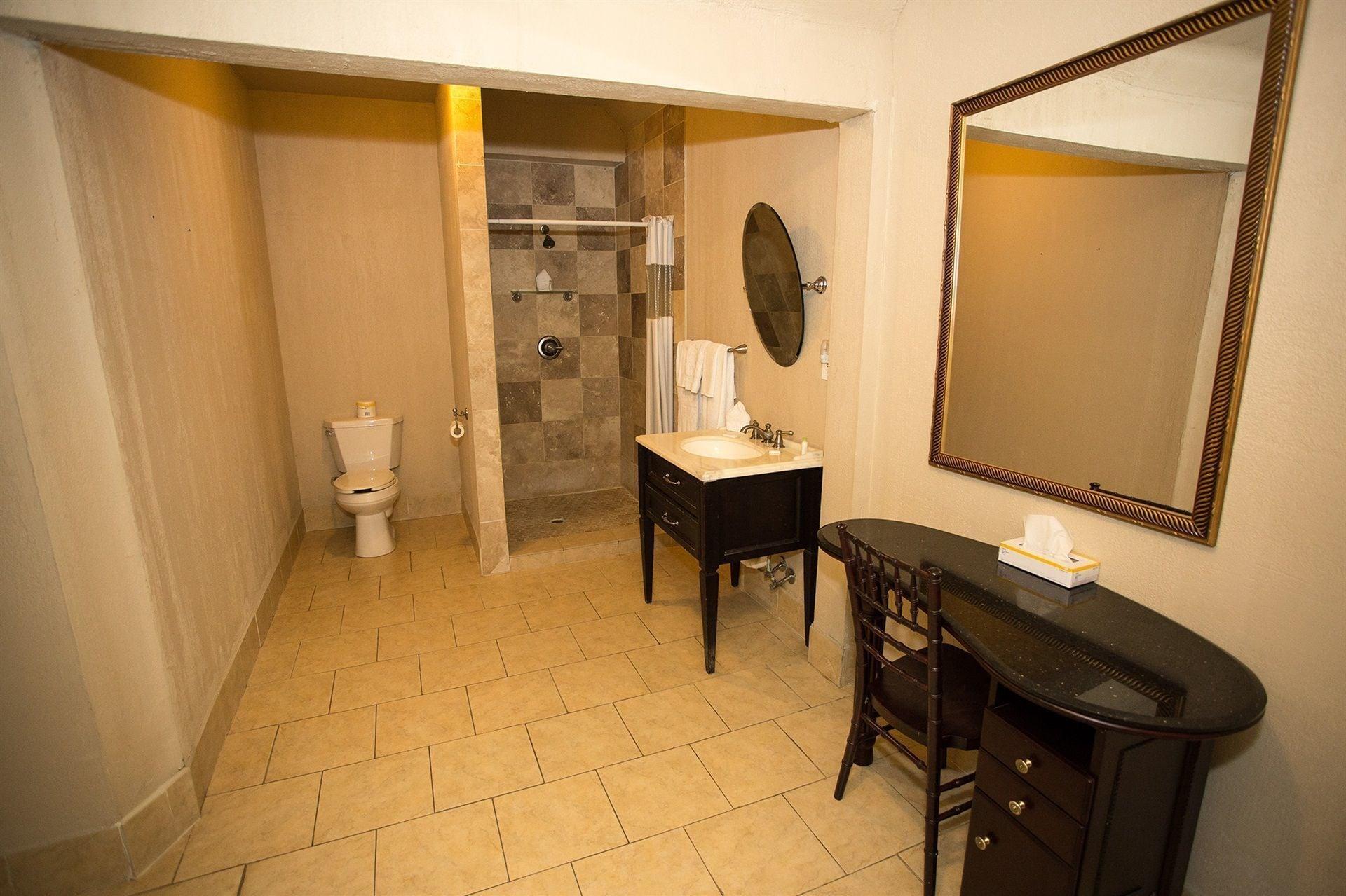 Niagara Crossing Hotel And Spa Льюистон Экстерьер фото