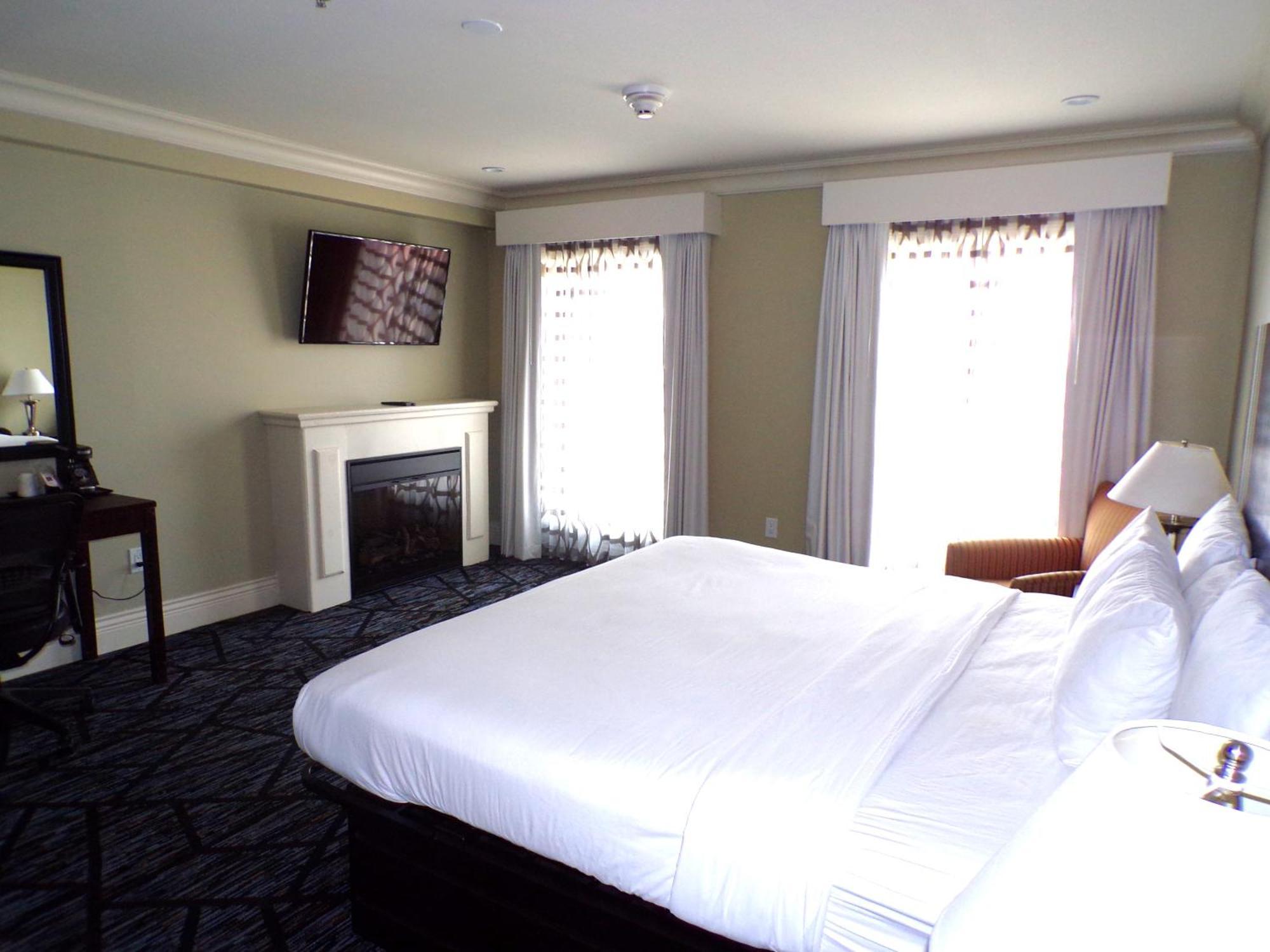 Niagara Crossing Hotel And Spa Льюистон Экстерьер фото