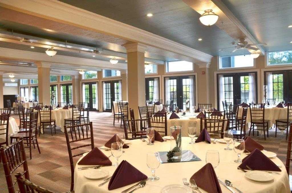 Niagara Crossing Hotel And Spa Льюистон Экстерьер фото